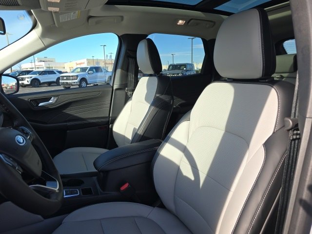 New 2026 Ford Escape Platinum w/ Class II Trailer Tow Package image 13
