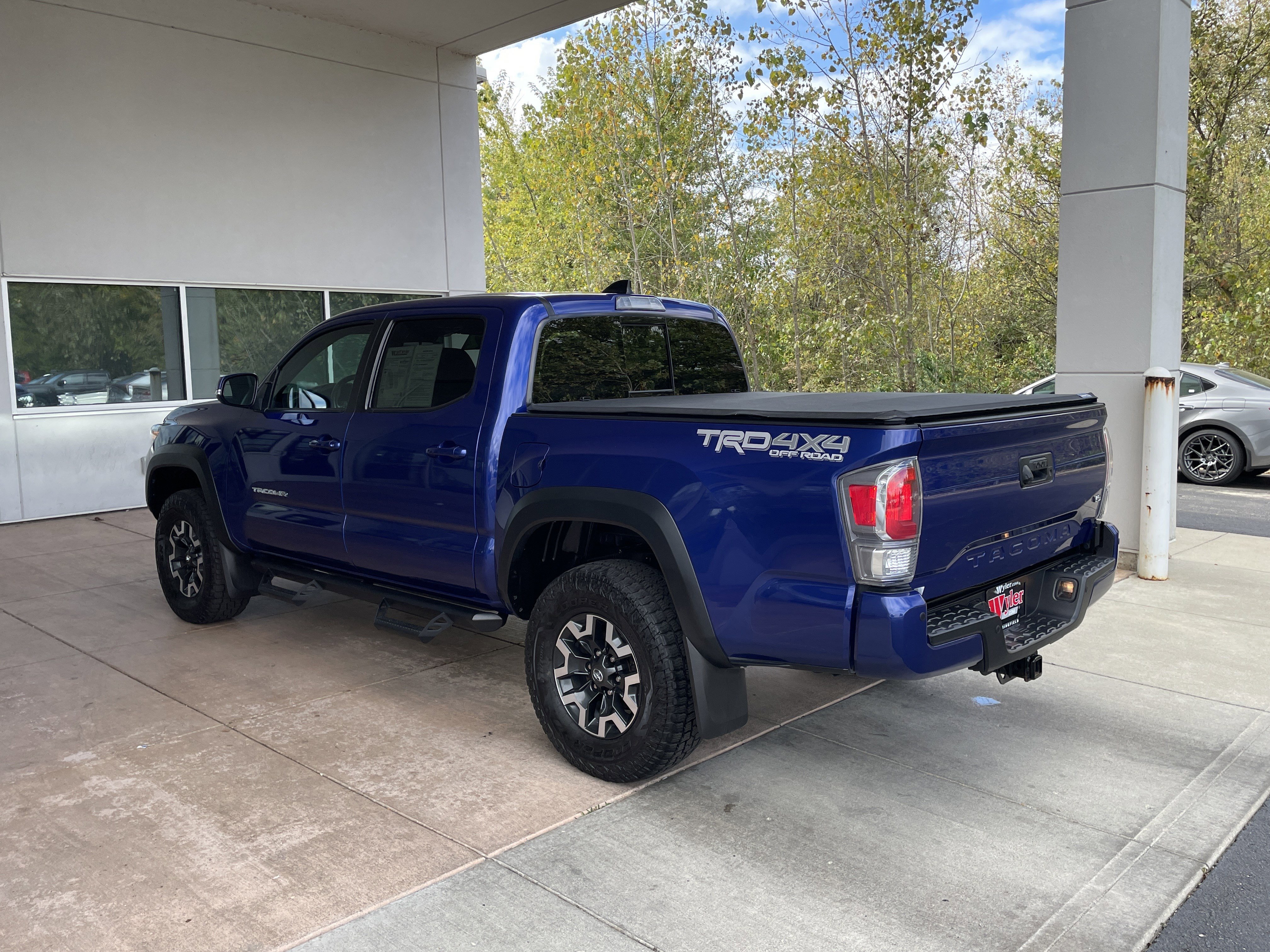 Used 2022 Toyota Tacoma TRD Off-Road image 20