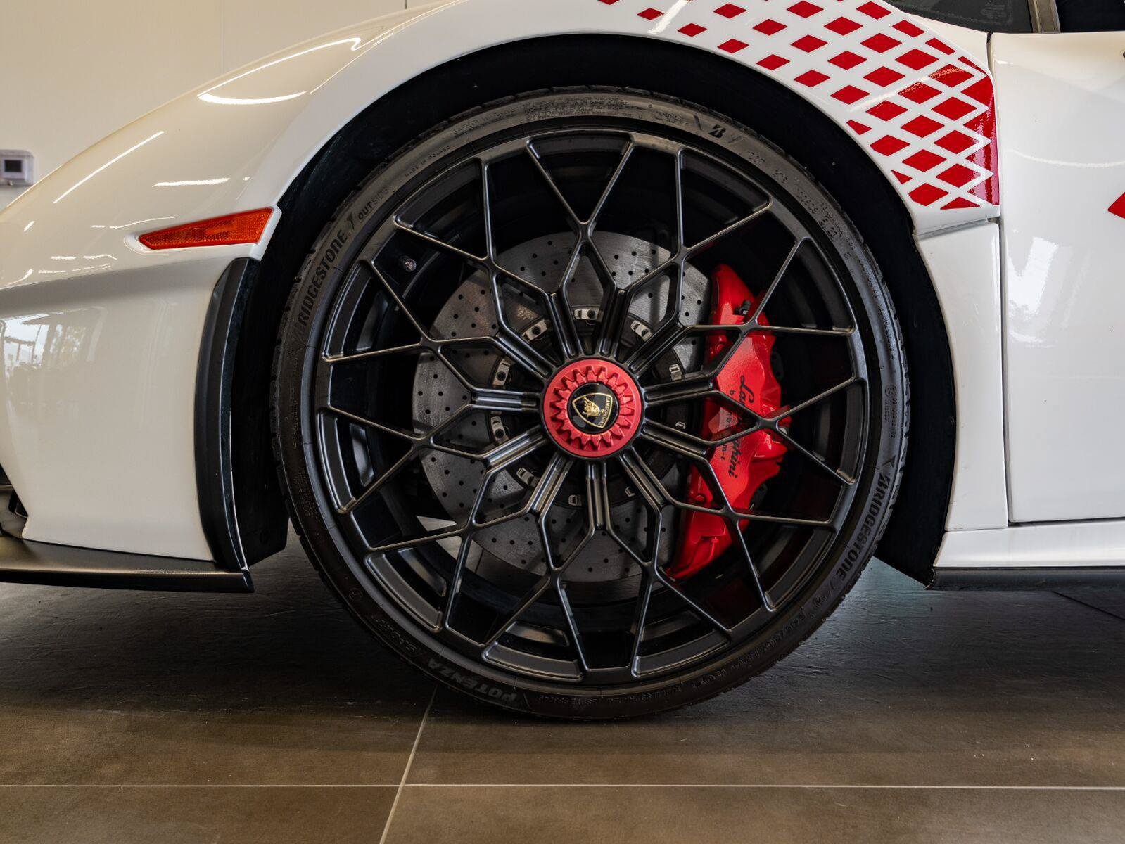 Used 2022 Lamborghini Huracan STO RWD image 20