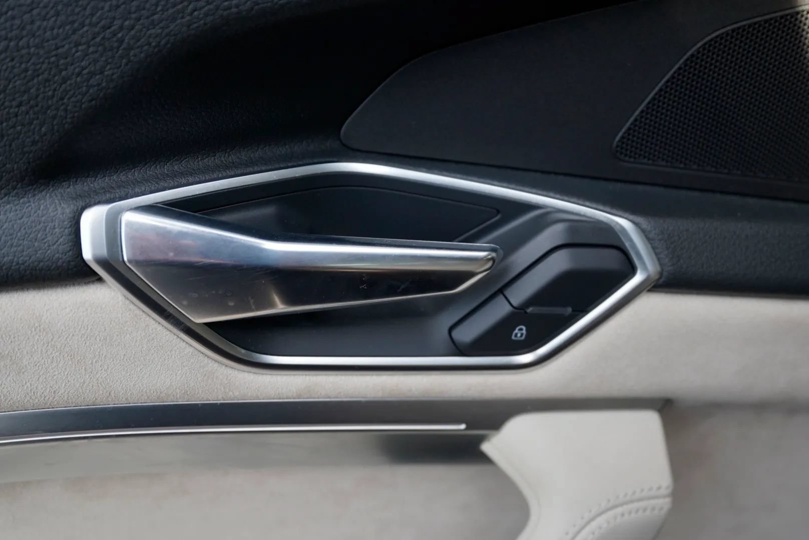 Used 2019 Audi e-tron Prestige AWD/4WD image 27