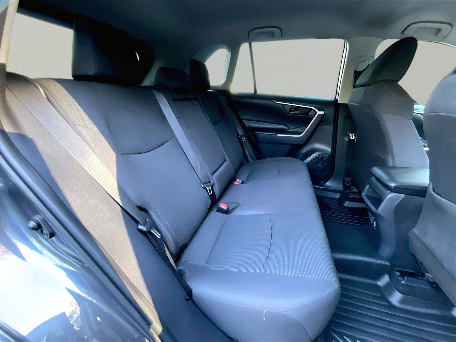 Used 2019 Toyota RAV4 LE FWD image 24