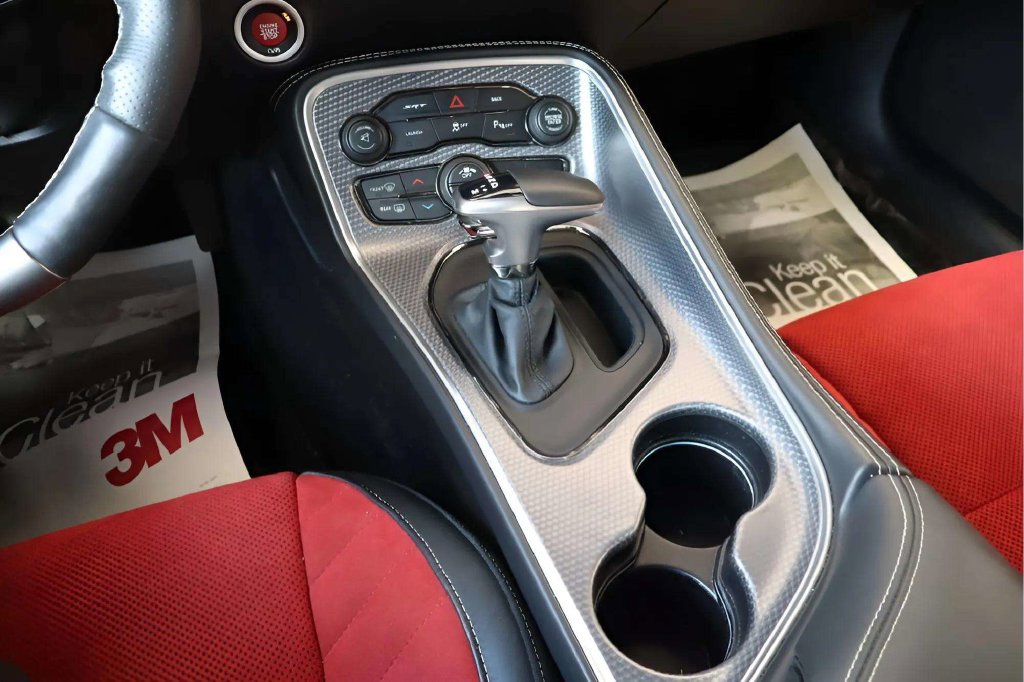 Used 2015 Dodge Challenger SRT Hellcat RWD image 13