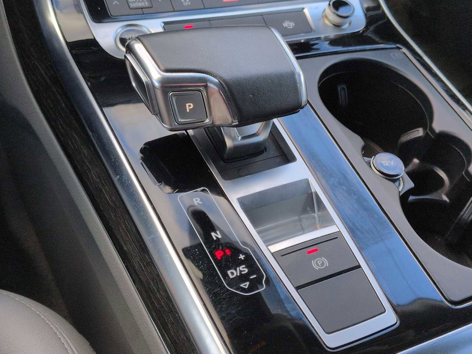 Used 2022 Audi Q7 Premium Plus image 34