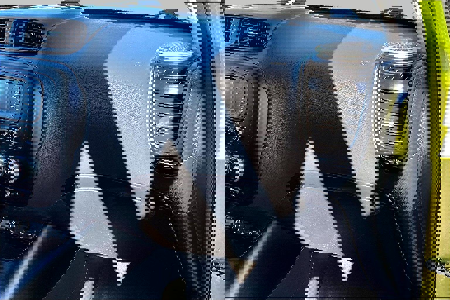 Used 2016 Kia Soul + image 15