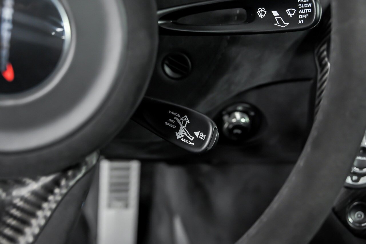 Used 2018 McLaren 720S Performance RWD image 31