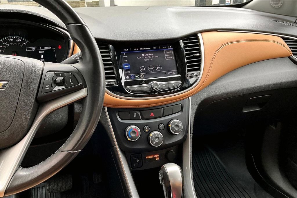 Used 2020 Chevrolet Trax LT w/ LT Convenience Package FWD image 10