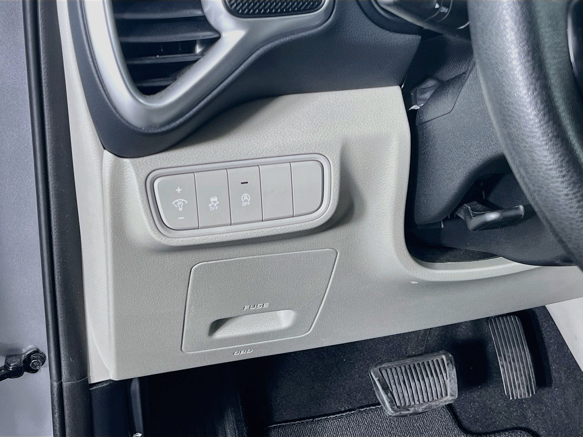 Used 2025 Kia Soul LX w/ LX Technology Package FWD image 17