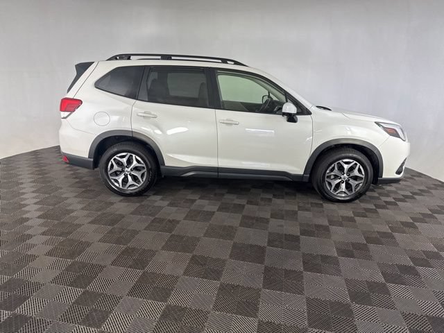 Used 2024 Subaru Forester Premium AWD/4WD image 4