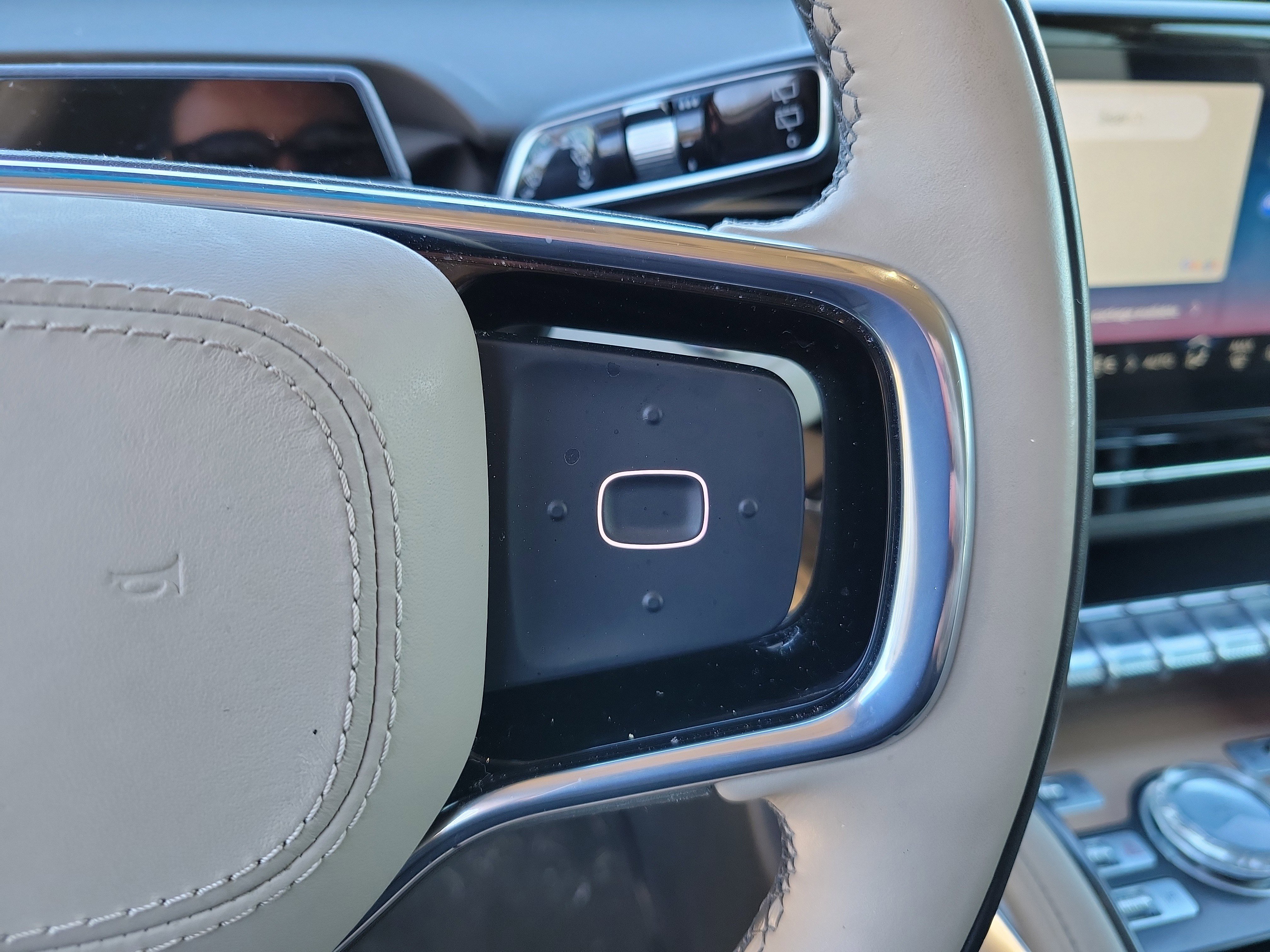 Used 2024 Lincoln Nautilus Reserve w/ Equipment Group 202A image 15