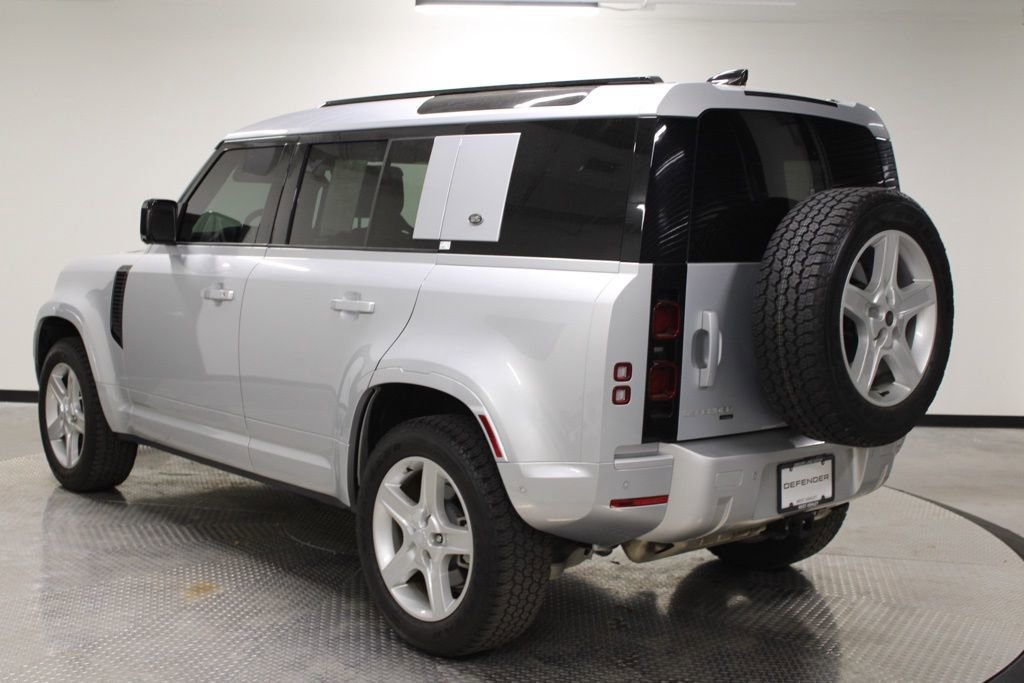 Used 2022 Land Rover Defender 110 XS Edition AWD/4WD image 3