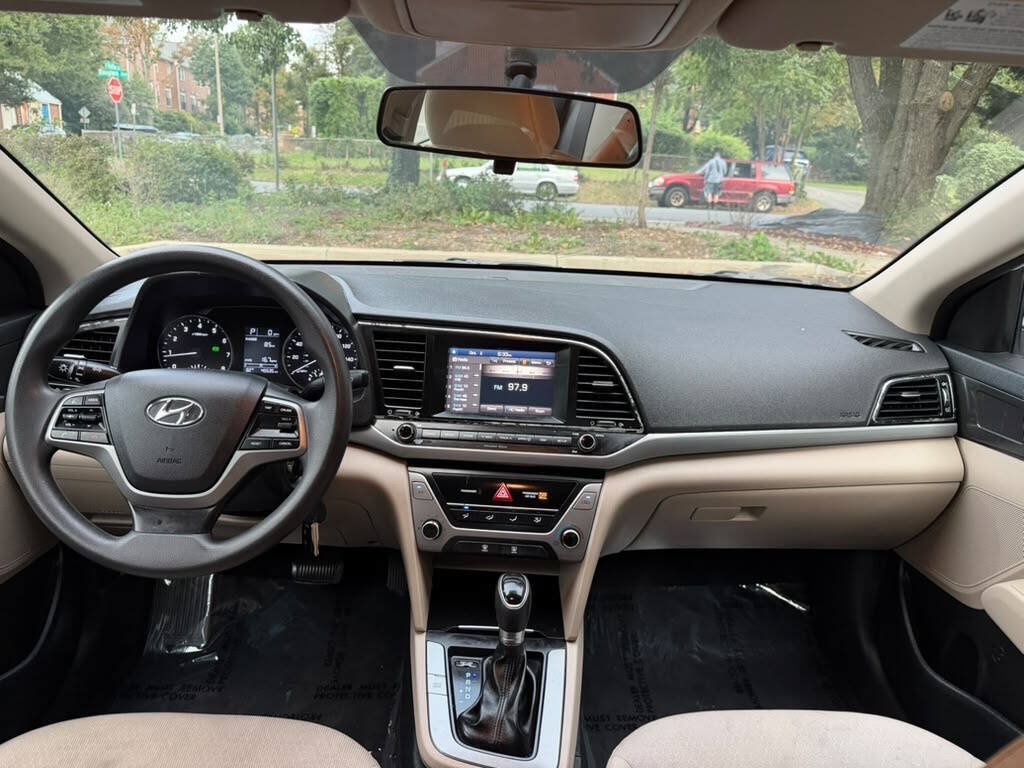 Used 2017 Hyundai Elantra SE FWD image 39