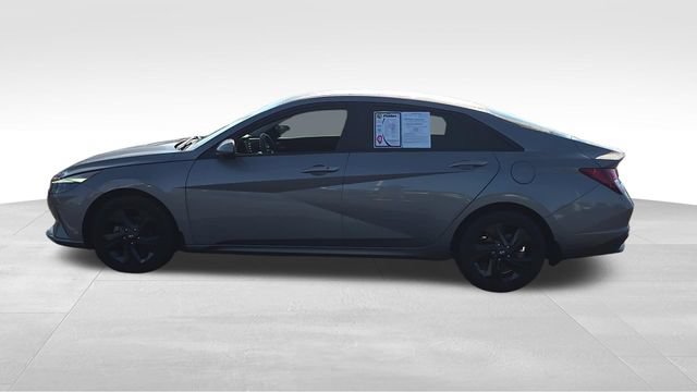 Used 2022 Hyundai Elantra SEL FWD image 5