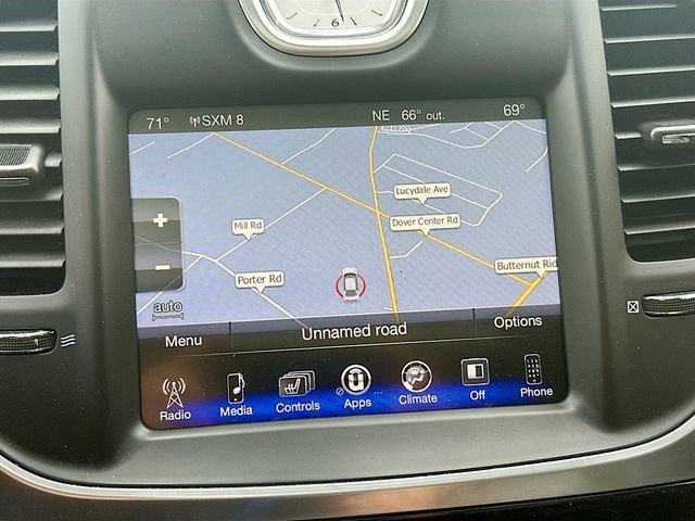 Used 2016 Chrysler 300 C image 14