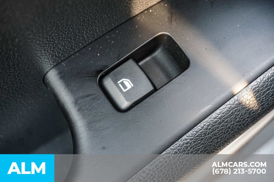 Used 2025 Kia Soul LX w/ LX Technology Package FWD image 48