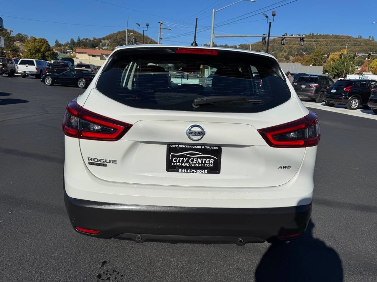 Used 2021 Nissan Rogue Sport S image 19