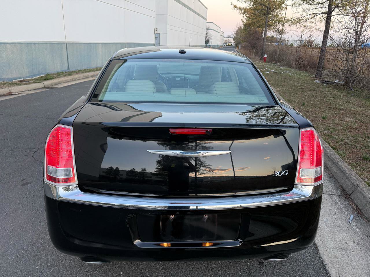 Used 2014 Chrysler 300 image 10