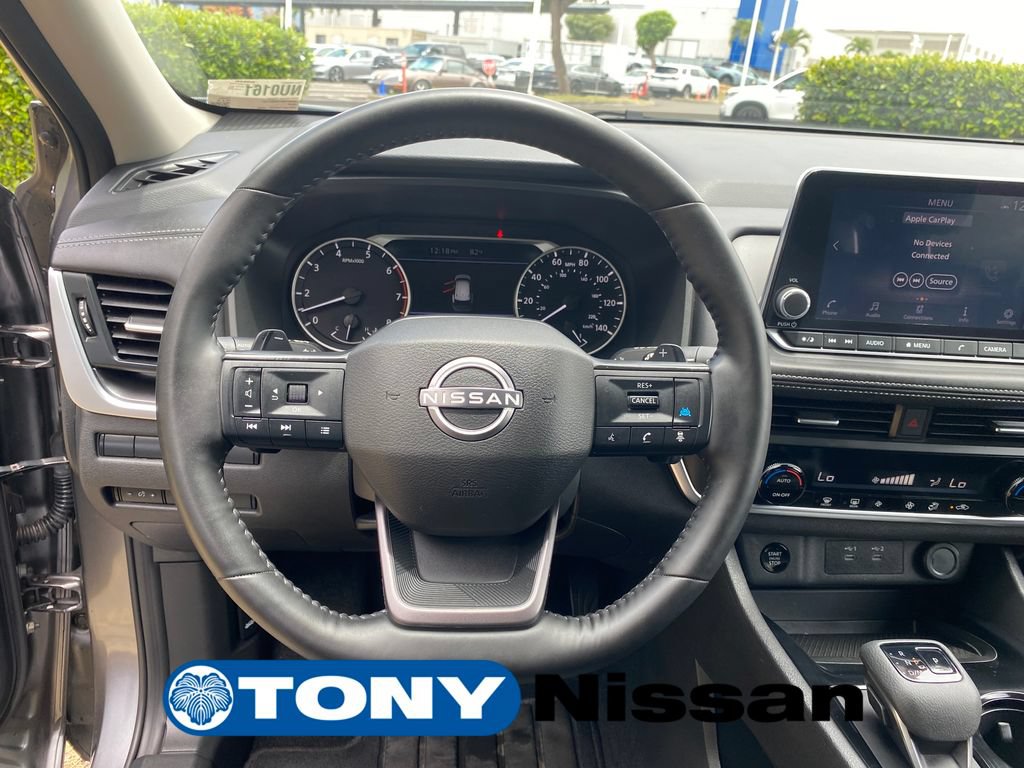 Used 2025 Nissan Rogue SV FWD image 32