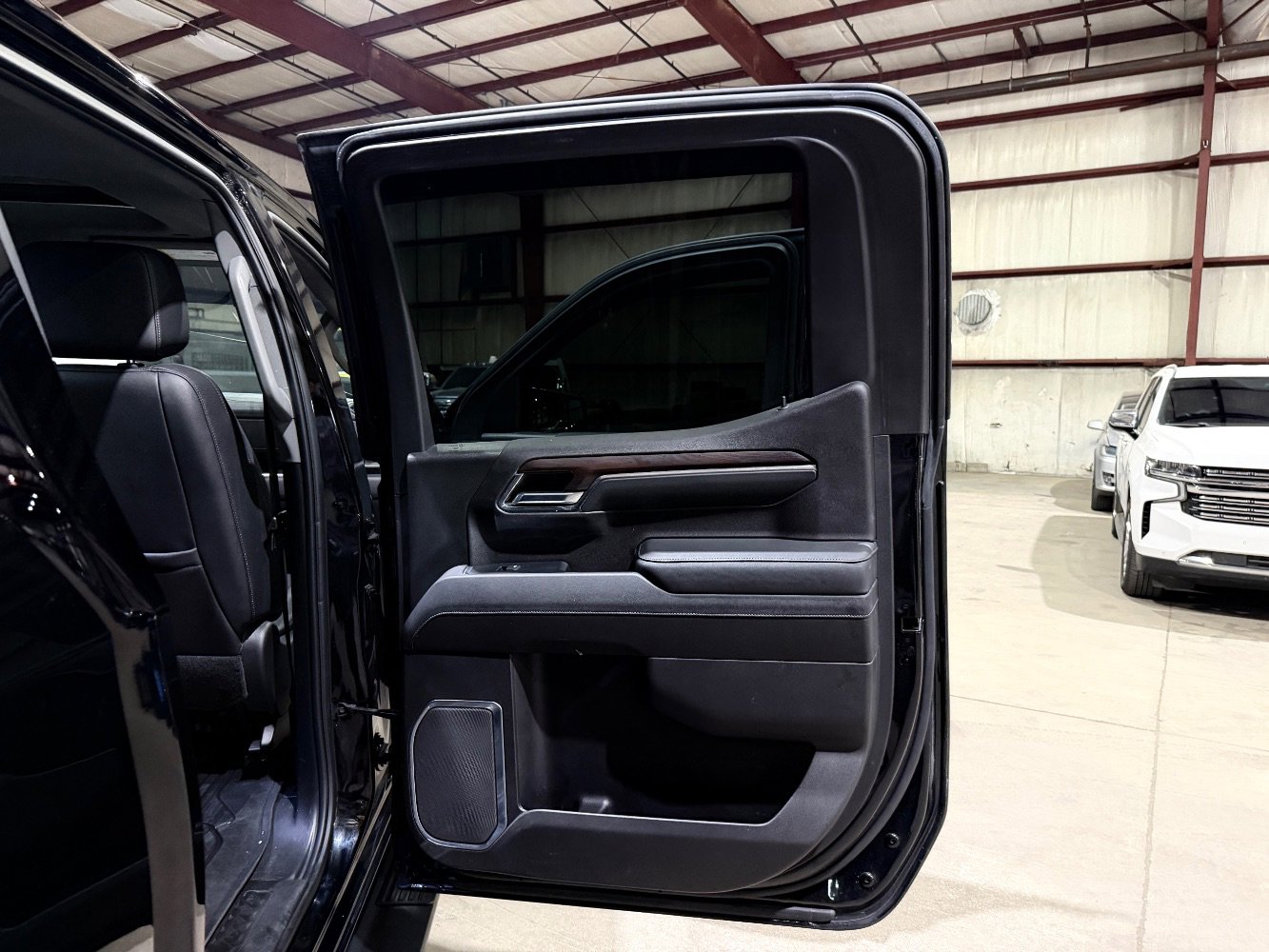 Used 2022 GMC Sierra 1500 SLT w/ SLT Convenience Package AWD/4WD image 21