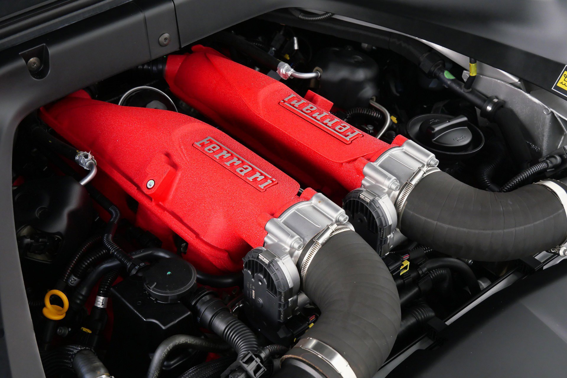 Used 2017 Ferrari California T RWD image 48