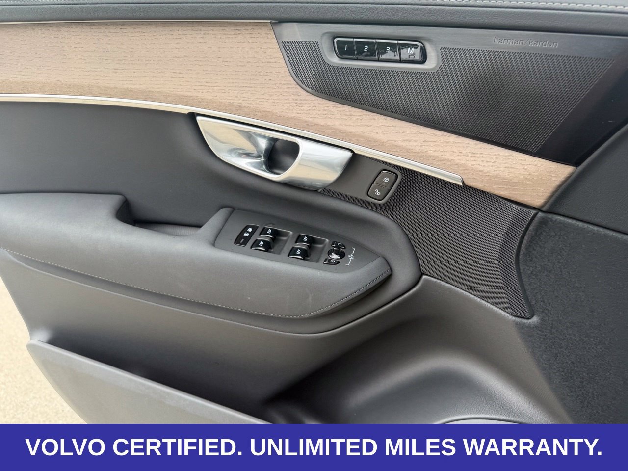 Certified 2026 Volvo XC90 B6 Plus AWD/4WD image 25