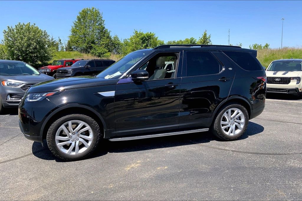 Used 2017 Land Rover Discovery HSE AWD/4WD image 12