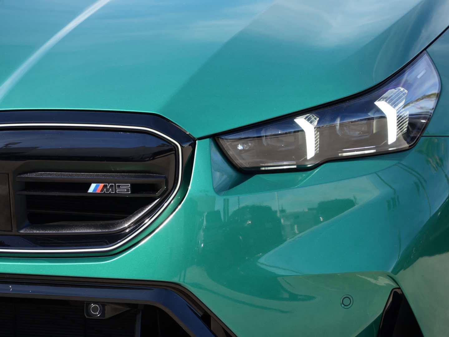 Used 2025 BMW M5 w/ Carbon Package image 6