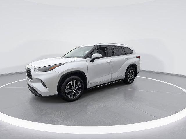 Certified 2026 Toyota Highlander XLE image 6