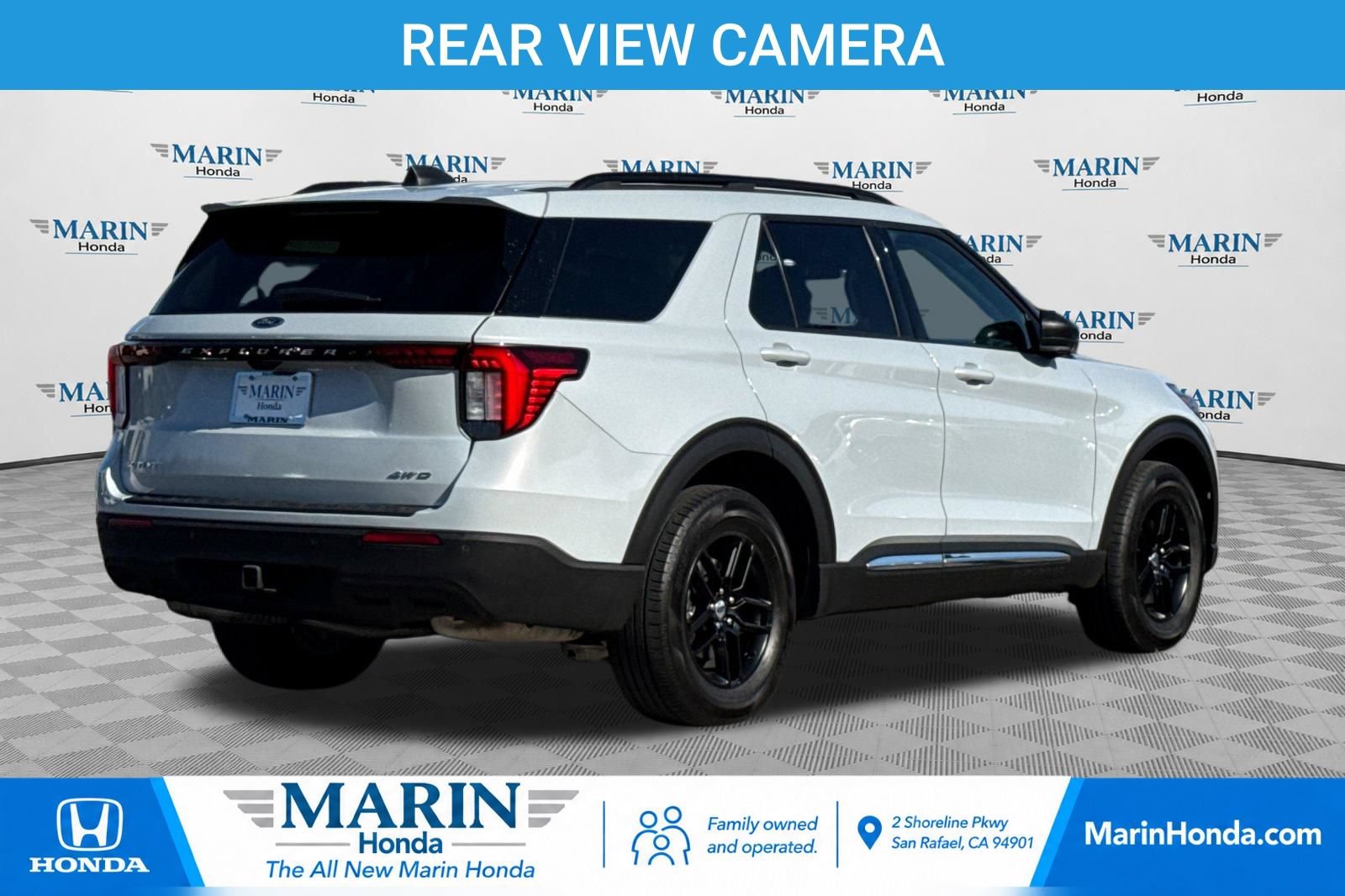 Used 2025 Ford Explorer Active AWD/4WD image 3
