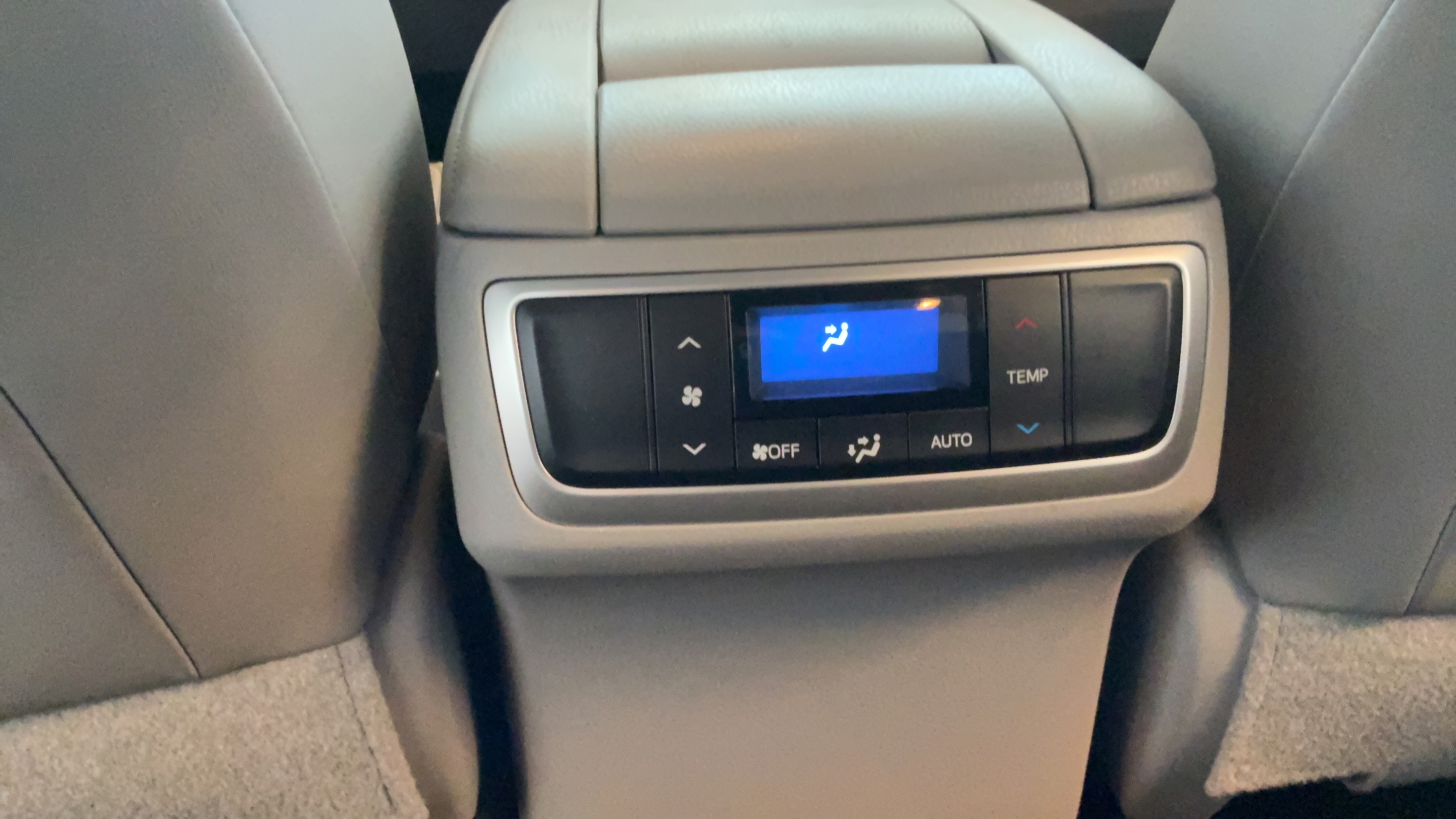 Used 2015 Toyota Highlander XLE AWD/4WD image 27