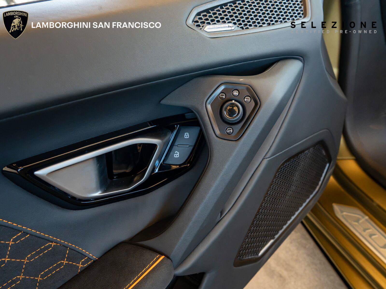 Used 2023 Lamborghini Huracan EVO RWD image 34