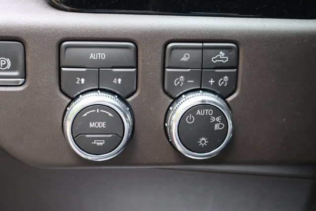 New 2026 GMC Sierra 1500 SLE w/ Preferred Package AWD/4WD image 14