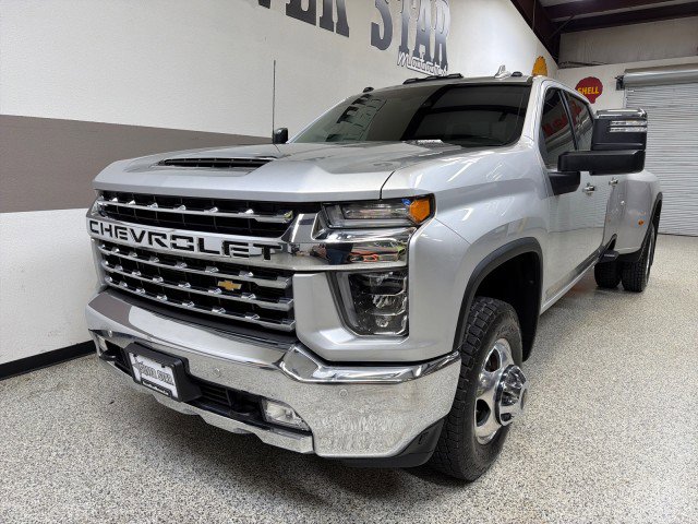 Used 2021 Chevrolet Silverado 3500 LTZ w/ LTZ Texas Edition image 3