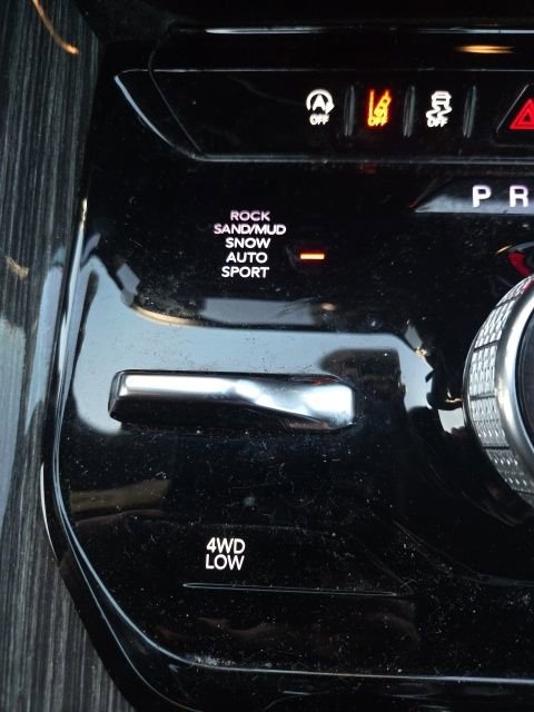 Used 2022 Jeep Wagoneer Series III w/ Premium Group I image 38