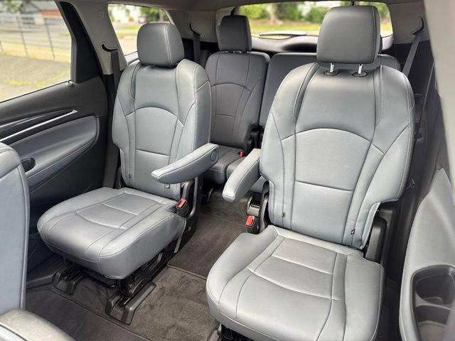 Used 2020 Buick Enclave Essence w/ Sound and Sites Package AWD/4WD image 31