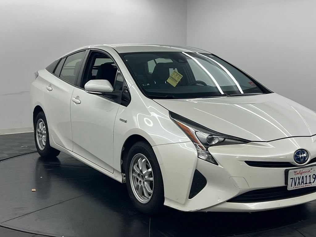 Used 2017 Toyota Prius Two FWD image 3