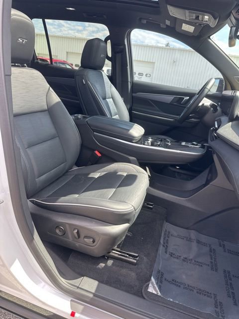 Used 2025 Buick Enclave Sport Touring w/ Power Package AWD/4WD image 42