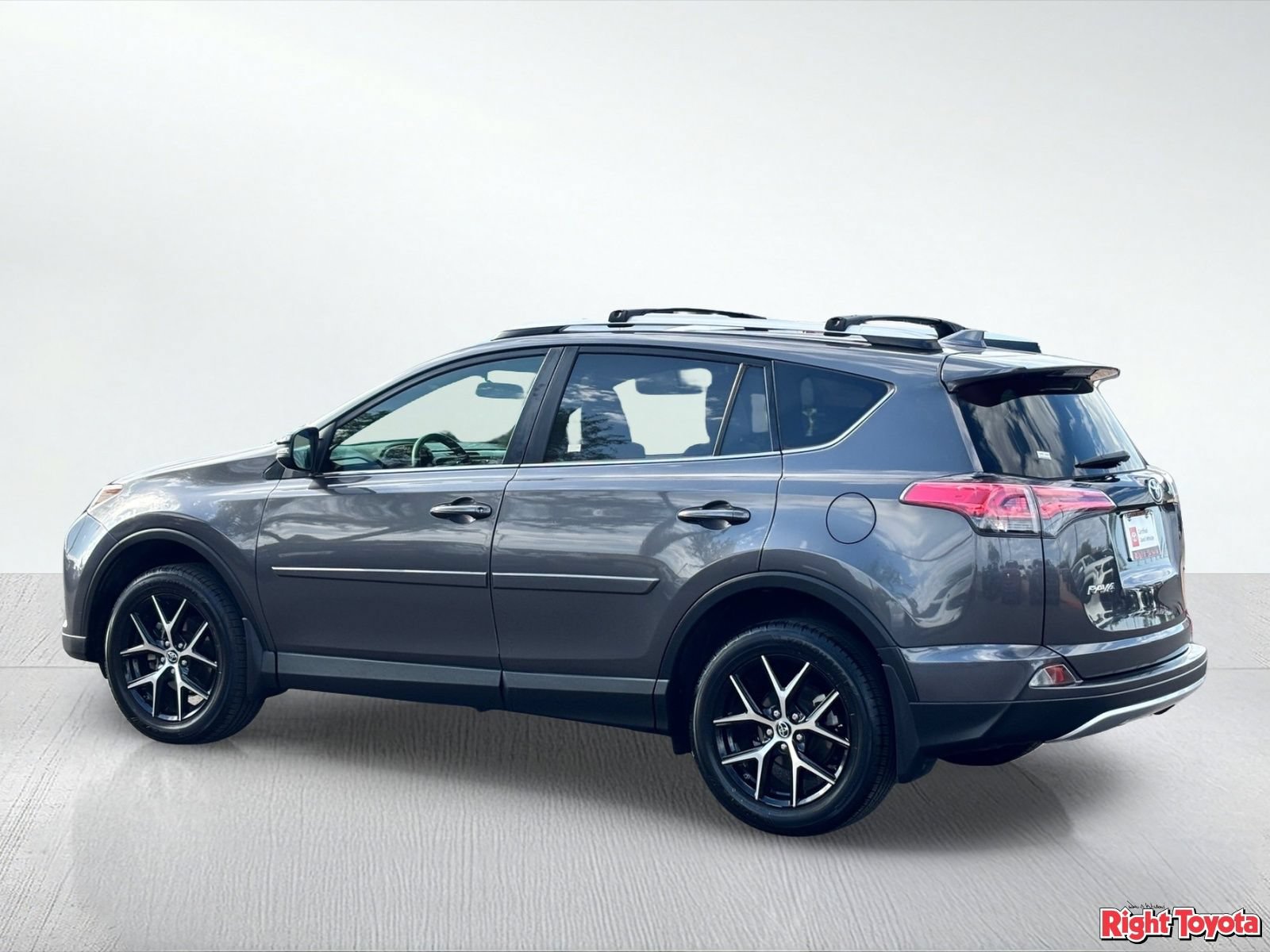 Certified 2016 Toyota RAV4 SE w/ Cargo Management Package FWD image 5