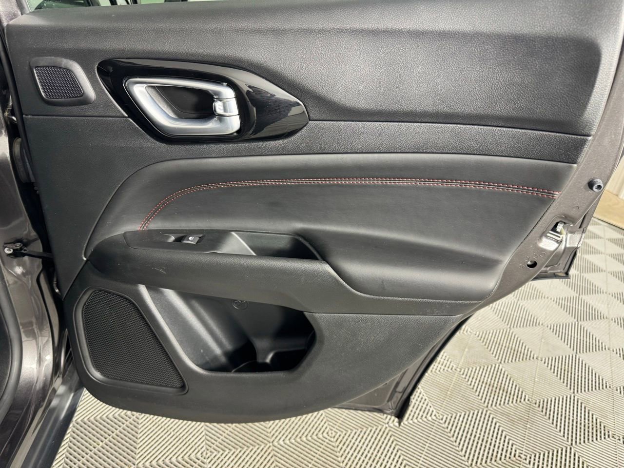 Used 2022 Jeep Compass Trailhawk w/ Trailhawk Elite Group image 28