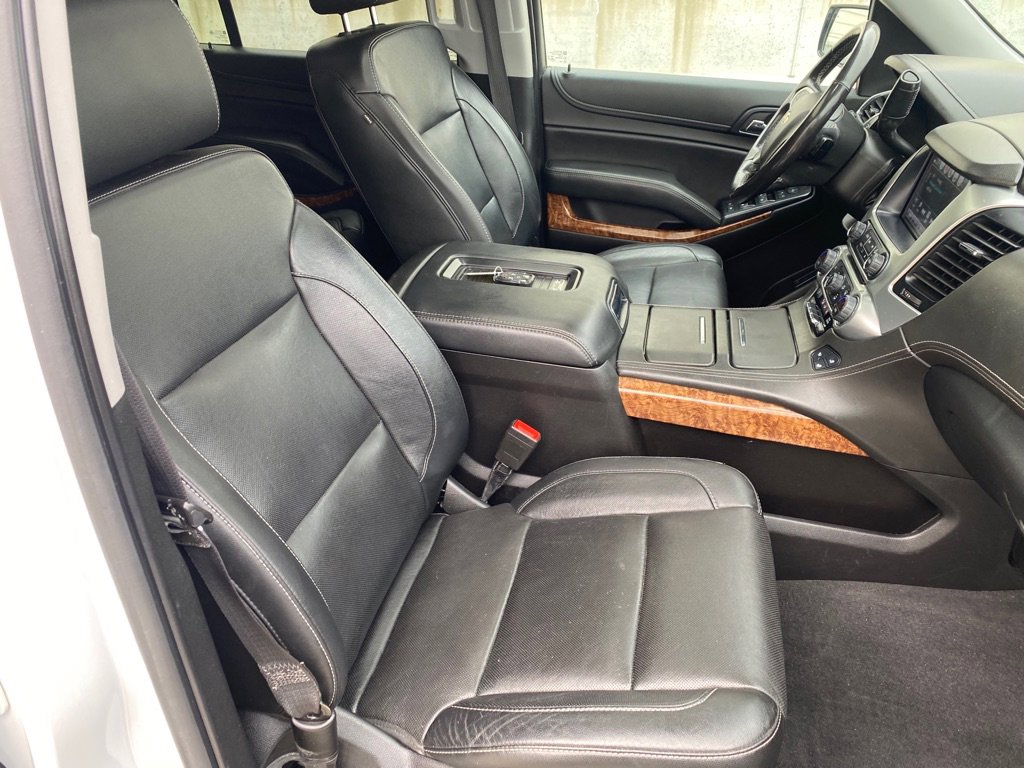 Used 2020 Chevrolet Suburban Premier AWD/4WD image 18