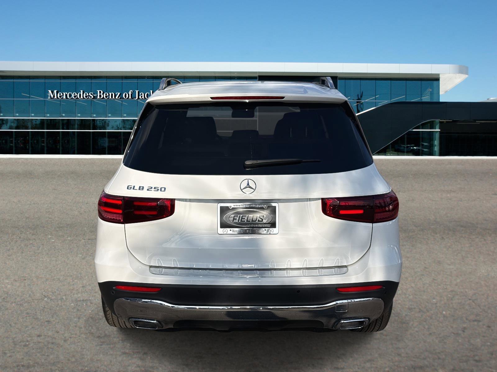 Used 2025 Mercedes-Benz GLB 250 image 4