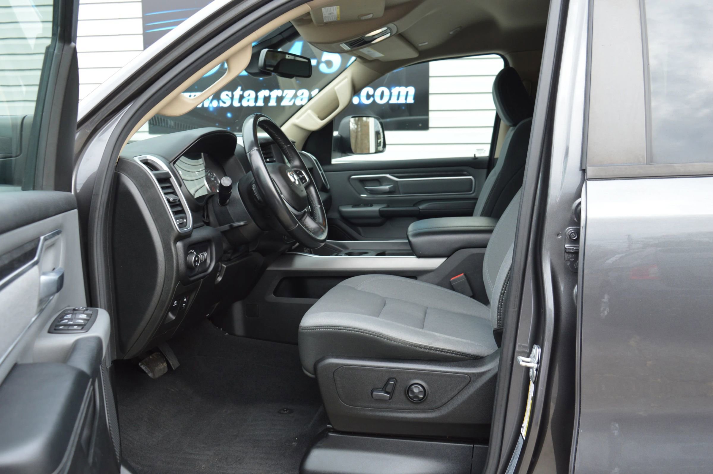 Used 2019 RAM 1500 Big Horn image 9