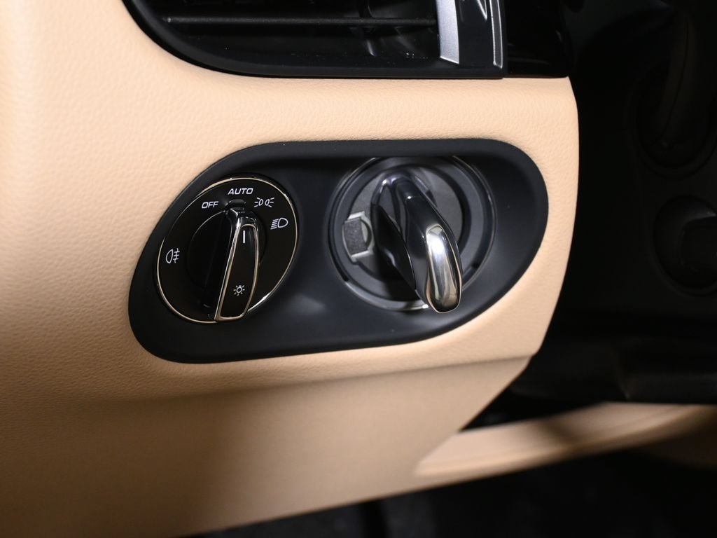 New 2026 Porsche Macan AWD/4WD image 29