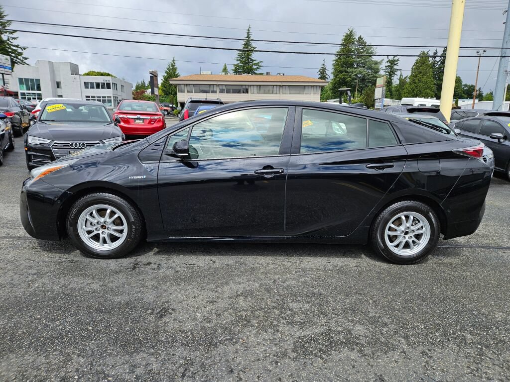 Used 2017 Toyota Prius Two w/ Prius Two Safety Plus Package FWD image 7