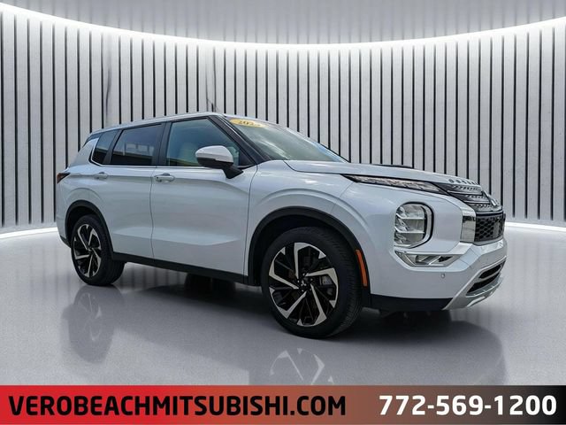 Used 2024 Mitsubishi Outlander SE FWD image 1