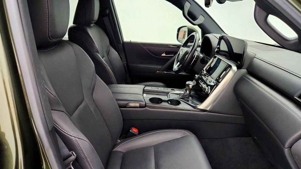 Used 2023 Lexus LX 600 4WD w/ Interior Upgrade Package image 22