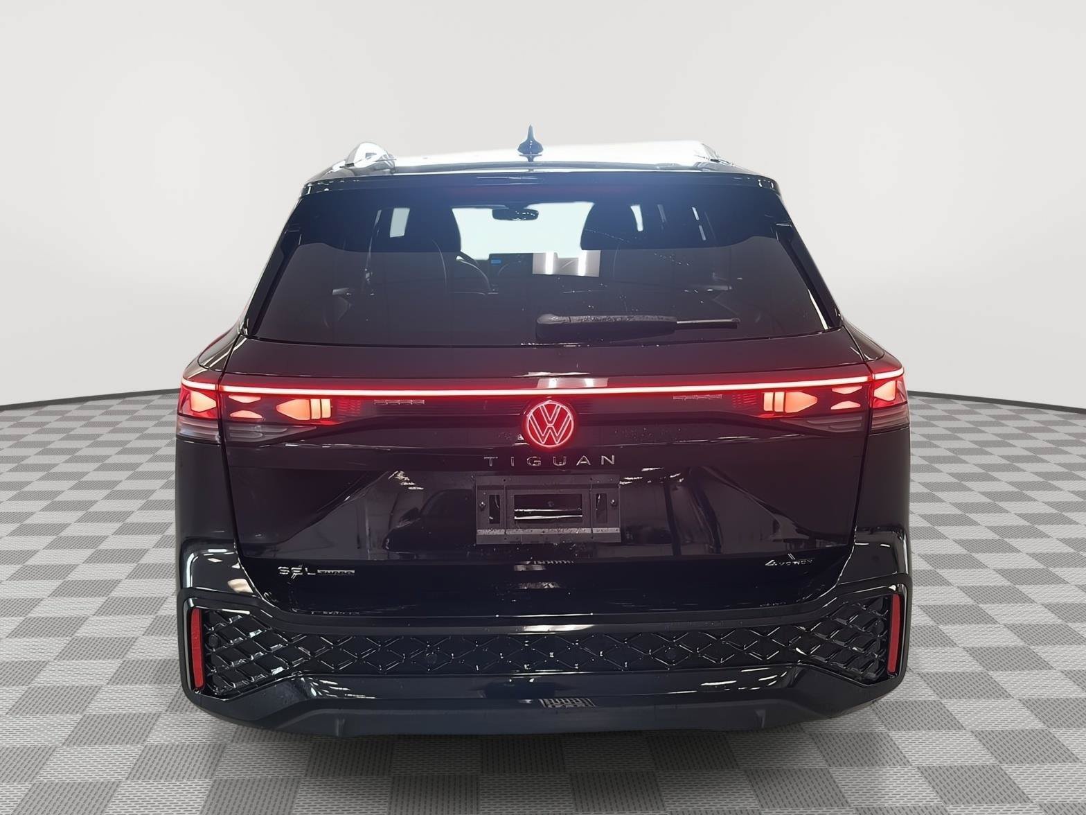 New 2026 Volkswagen Tiguan SEL R-Line AWD/4WD image 6