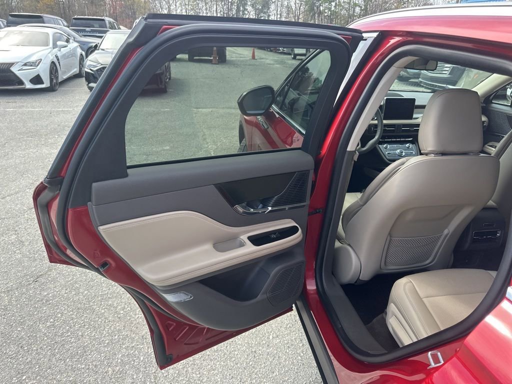 Used 2022 Lincoln Corsair AWD w/ Premium Package image 25