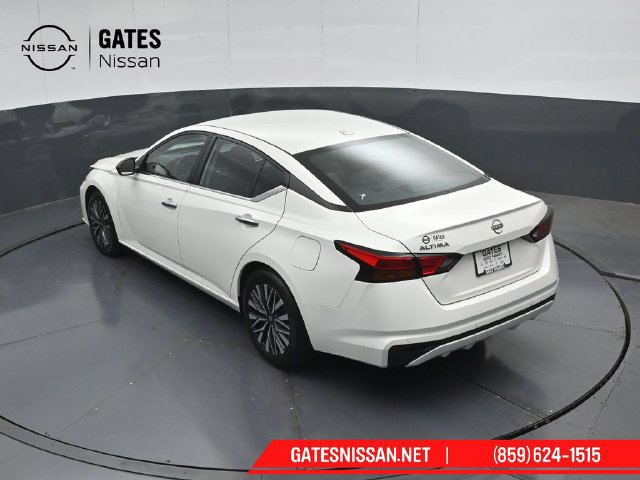 Used 2025 Nissan Altima 2.5 SV FWD image 49