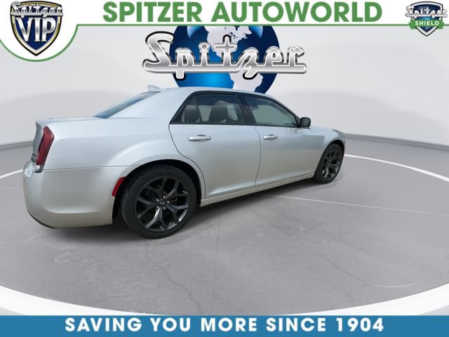 Used 2023 Chrysler 300 Touring w/ Sport Appearance Package RWD image 9