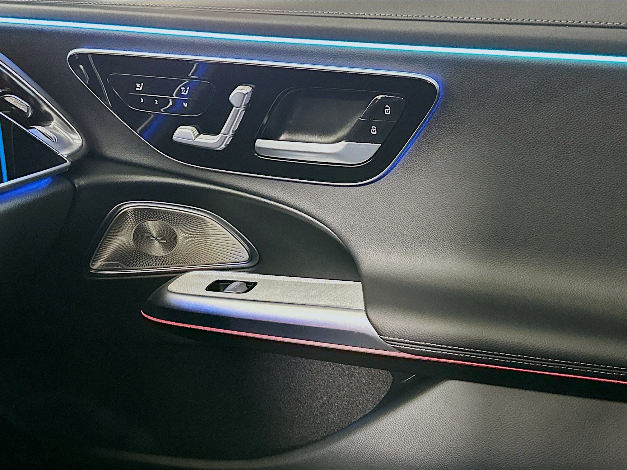 Used 2024 Mercedes-Benz E 350 4MATIC Sedan w/ Airmatic Package image 16